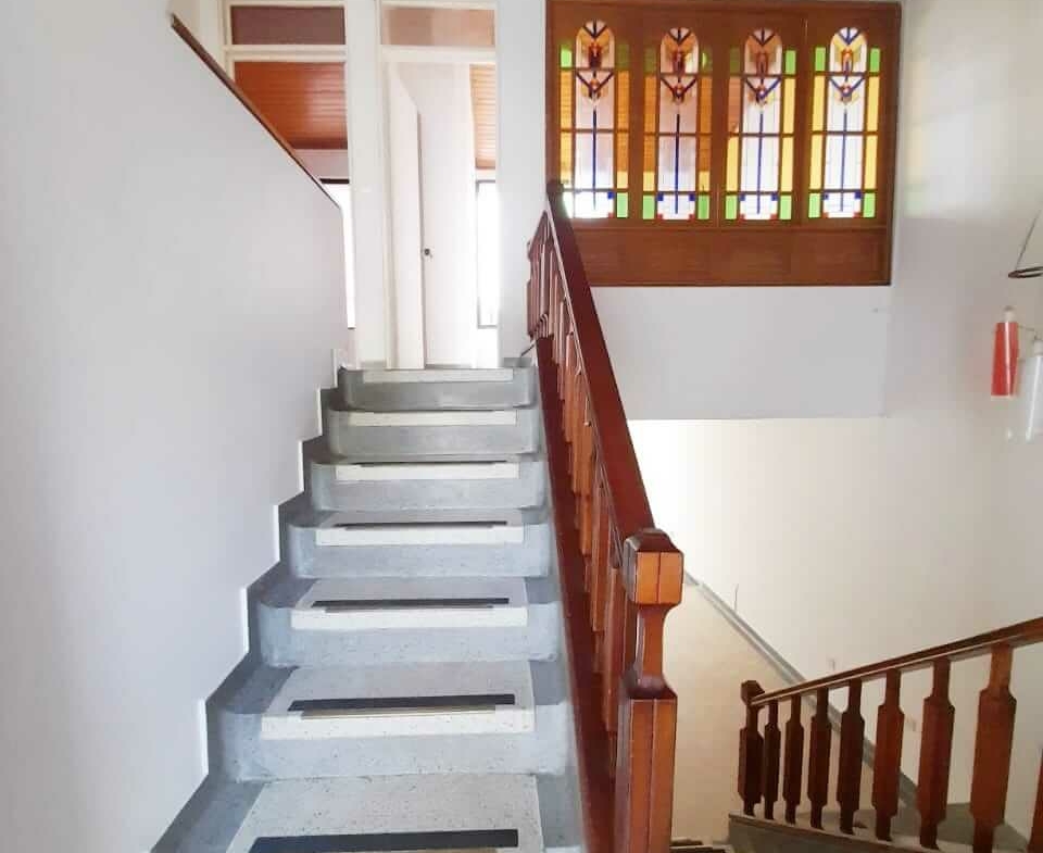 Casa-en-renta-en-arauca-barrio-cristo-rey-escaleras-segundopiso