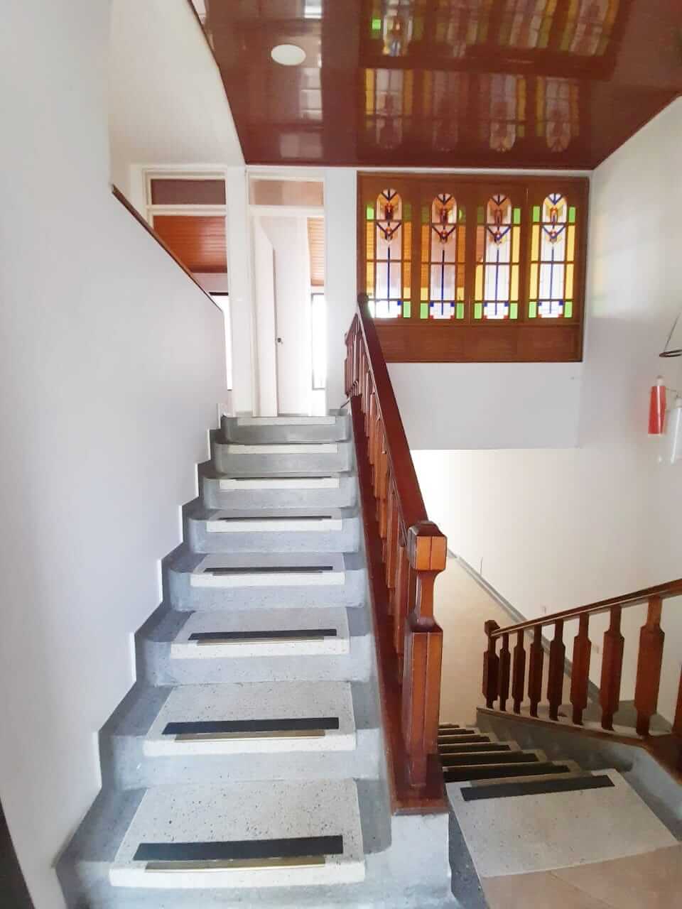 Casa-en-renta-en-arauca-barrio-cristo-rey-escaleras-segundopiso
