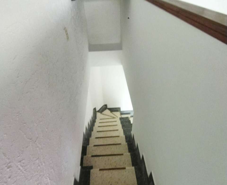 penthouse-apartamento-en-arriendo-arauca-comando-de-policia-inmobiliaria-arauca-escaleras