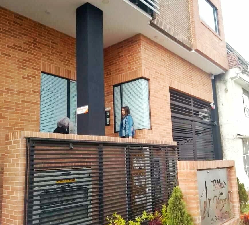 apartamento-en-arriendo-edificio-j-vargas-en-bogota-inmobiliaria-arauca-fachada