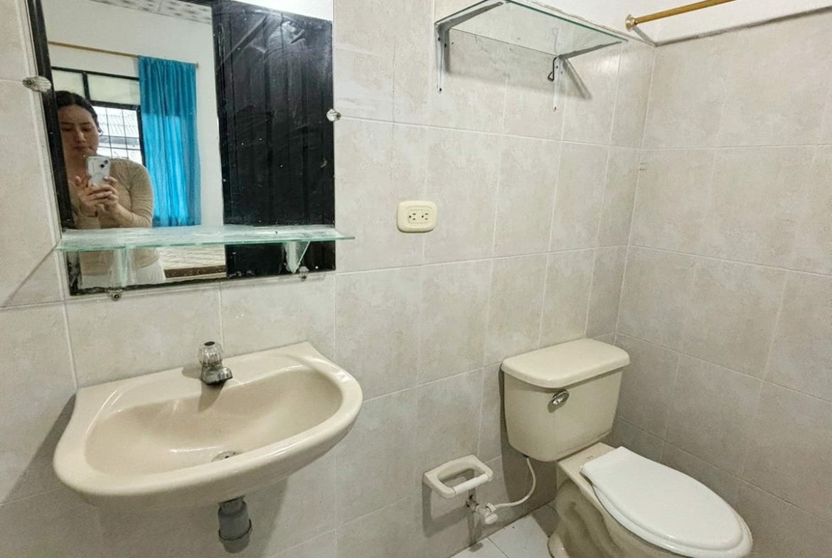 apartaestudio-en-arriendo-amoblado-en-arauca-barrio-cristo-rey-inmobiliaria-arauca-bano