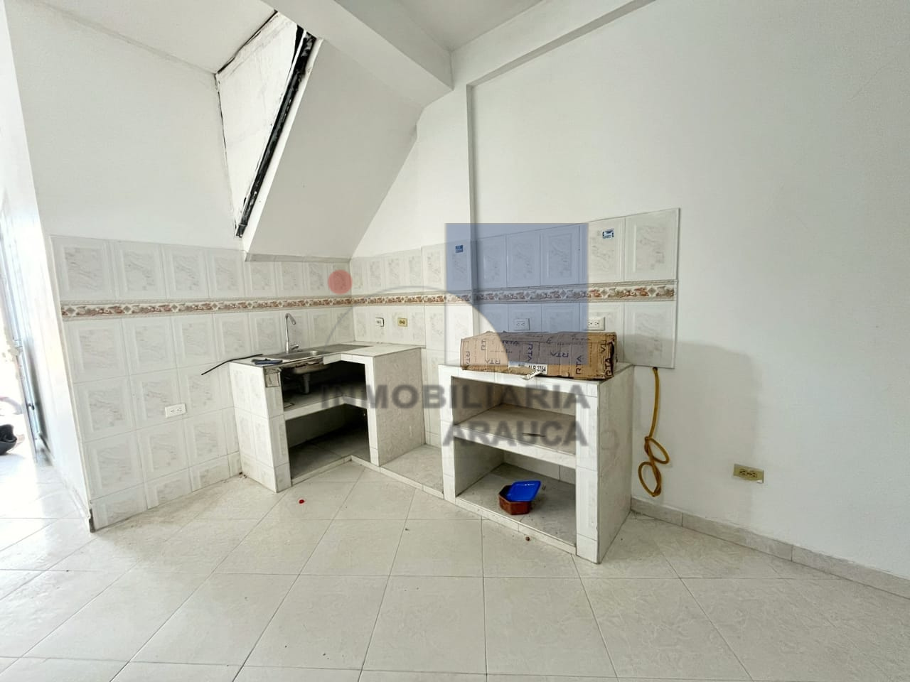 apartamento-en-arriendo-en-arauca-barrio-meridiano-70-inmobiliaria-arauca-cocina