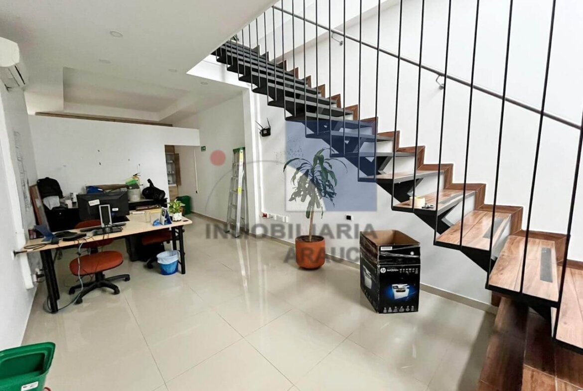 casa-para-uso-comerical-oficinas-en-arauca-barrio-union-en-arauca-inmobiliaria-arauca-escaleras